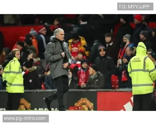 本菲卡狂胜AC米兰4-0帽子戏法引领全场战术解析